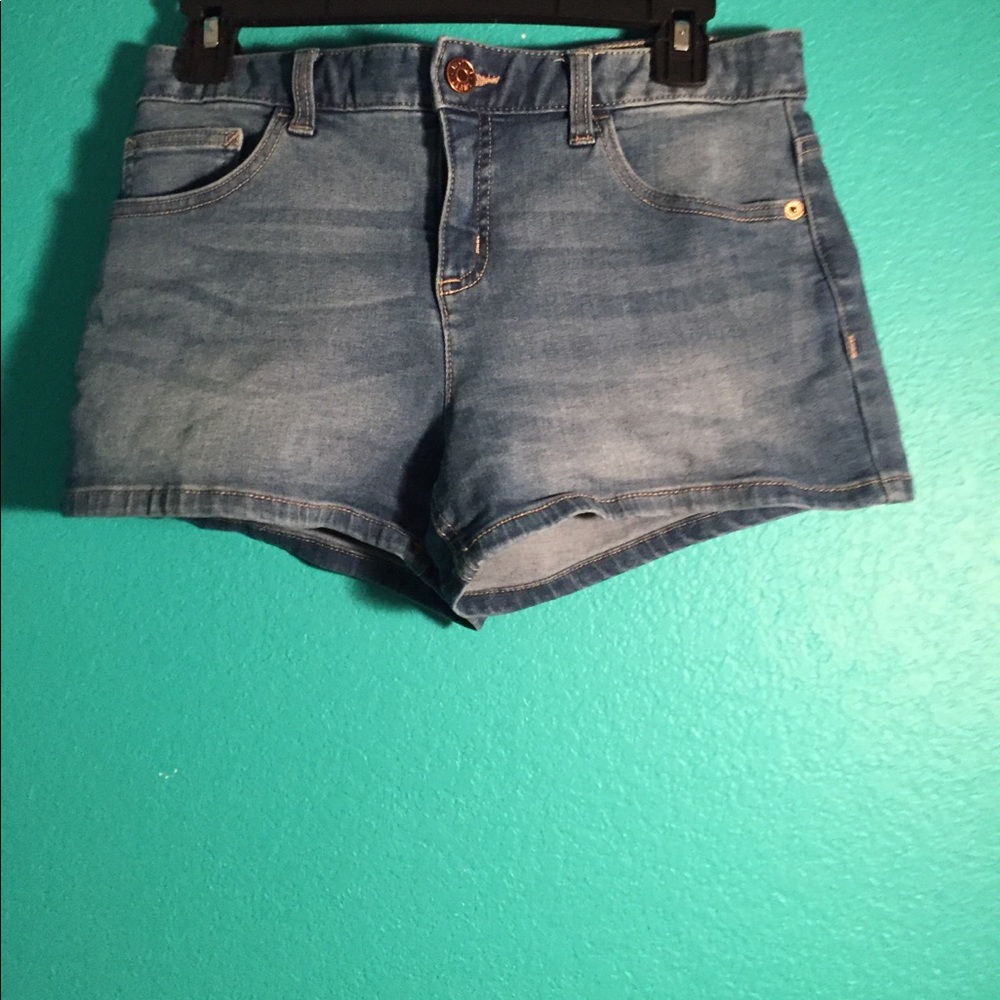 Shorty shorts